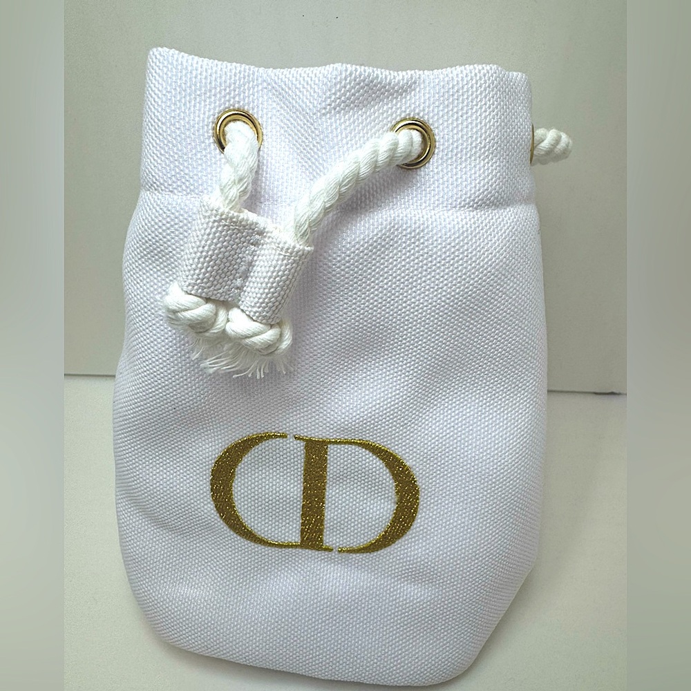 Dior Logo Bucket Bag W Skincare Set Totale Skincare New Rare Exclusive - Picture 2 of 10